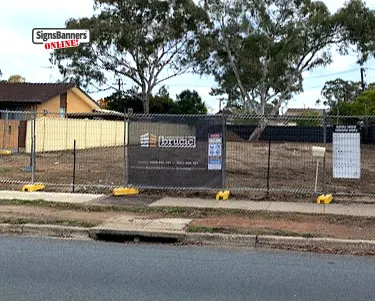 Single Banner on typical house lot