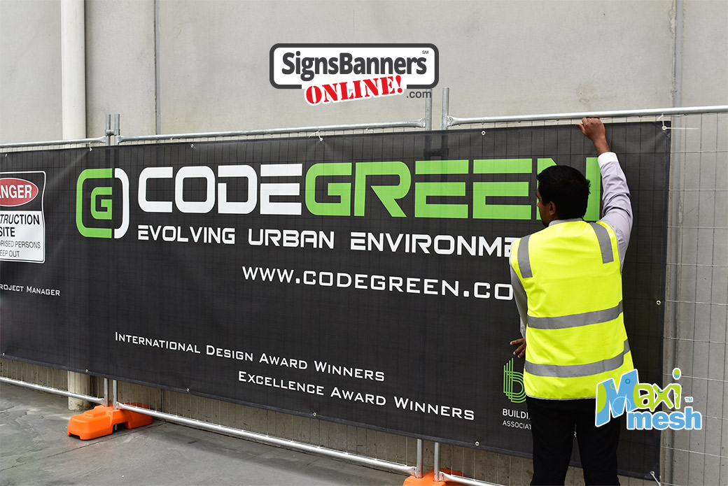 Displaying a banner sign for New York customer. The factory is displaying various banners for outdoor perimeter contractor.